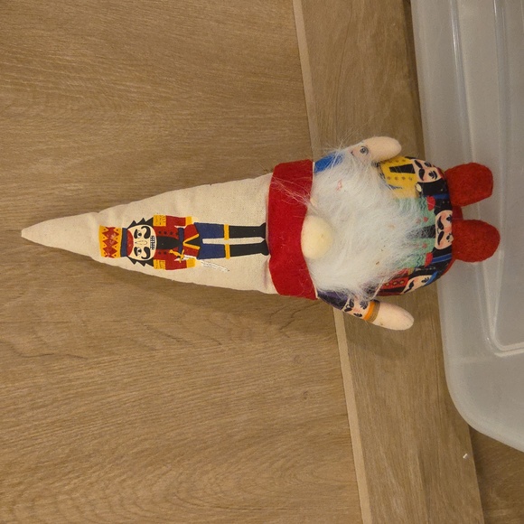Nutcracker Gnome - Picture 1 of 2